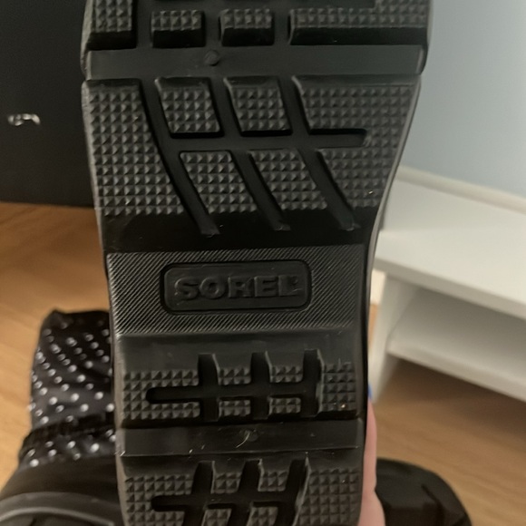 Sorel Flurry Print Youth Boot Size 6 - Picture 12 of 13